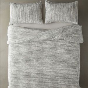 Amazing Urban Outfitters Queen/Full Duvet and pillow shams set / space dye